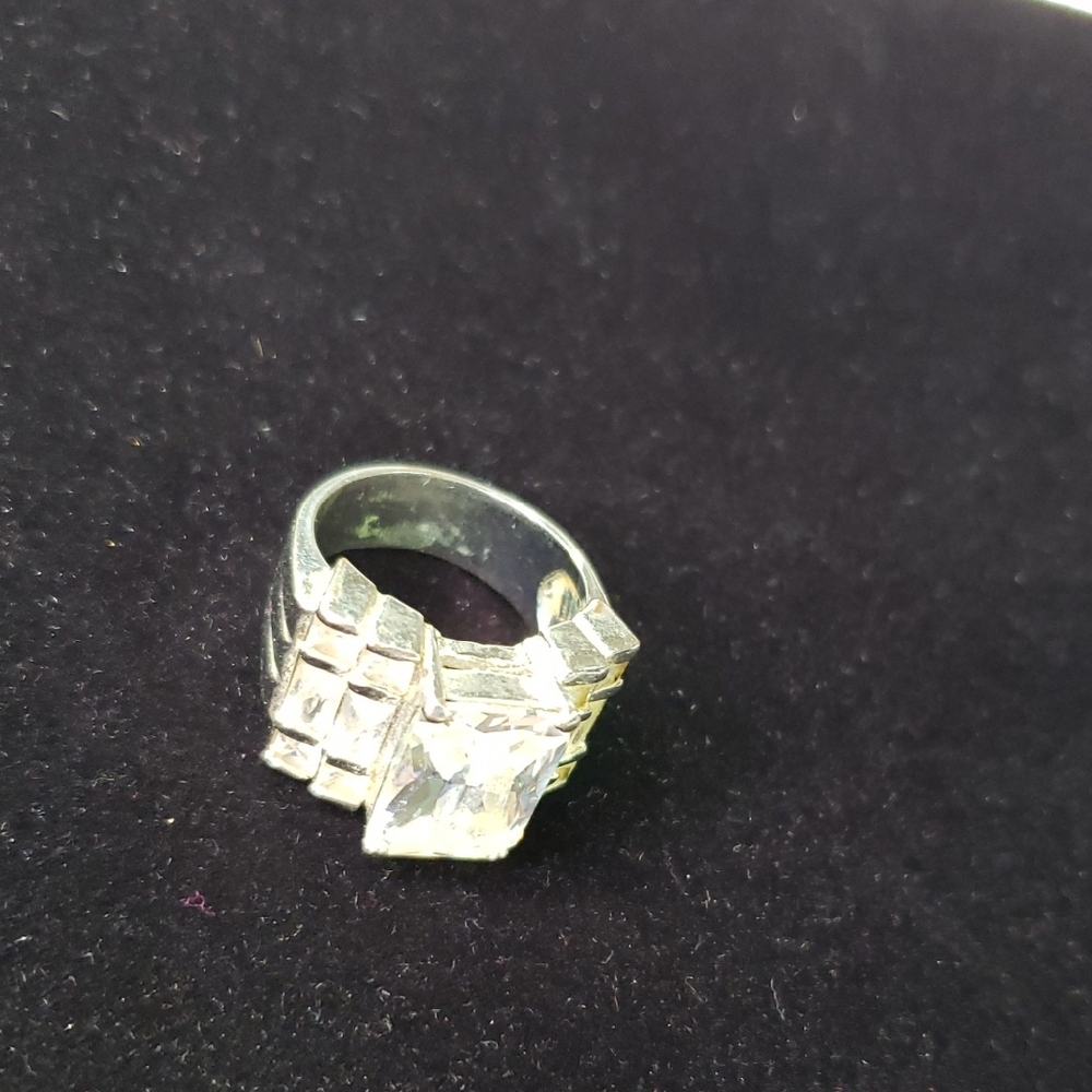 Huge Fashion Ring Faux Diamonds